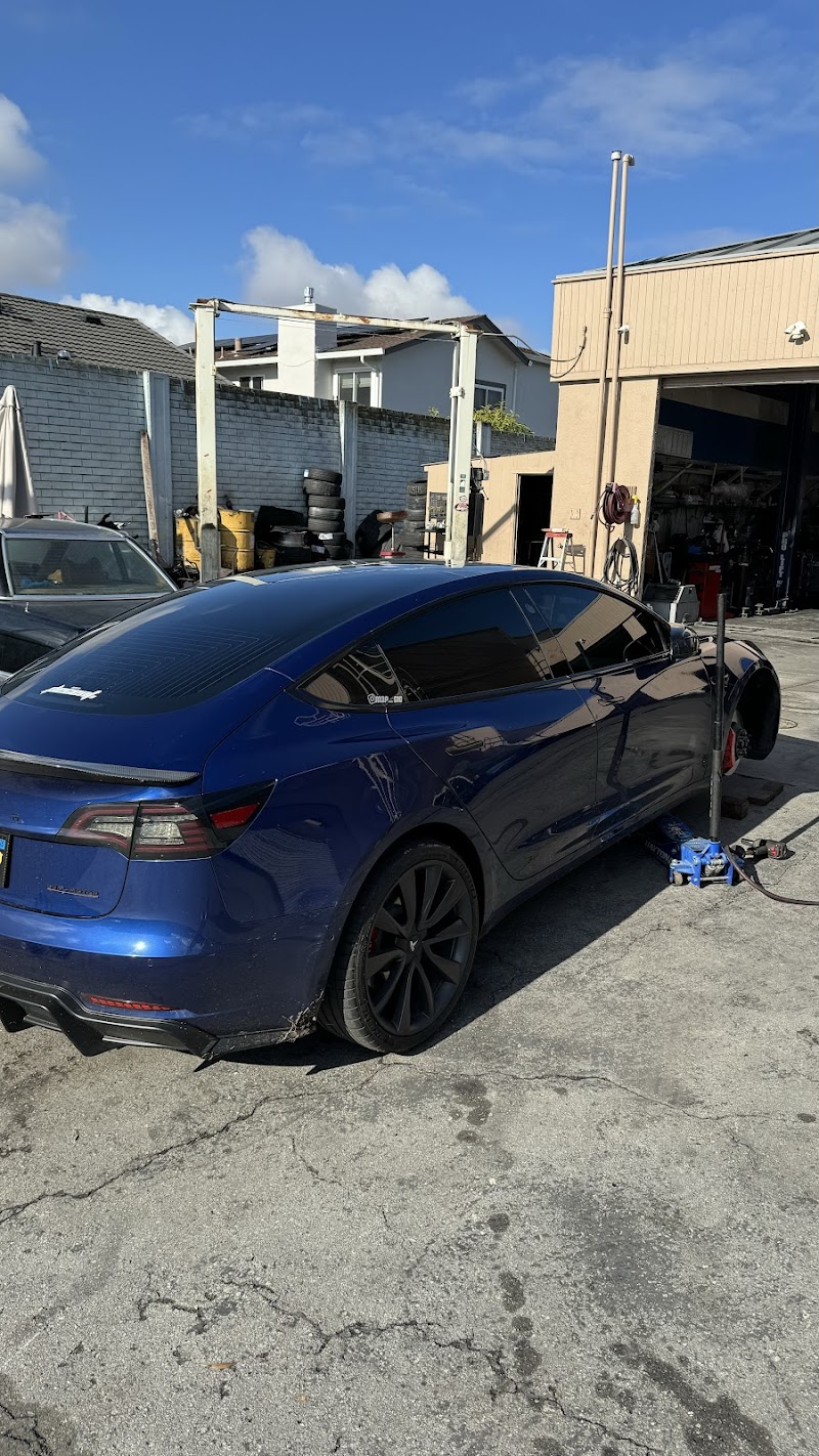 Photo of Hillsdale Arco Auto Repair