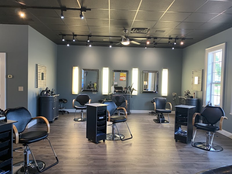 Thomas McPherson Salon photo 3