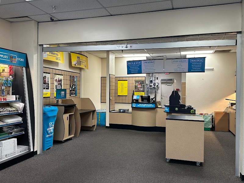The UPS Store photo 3