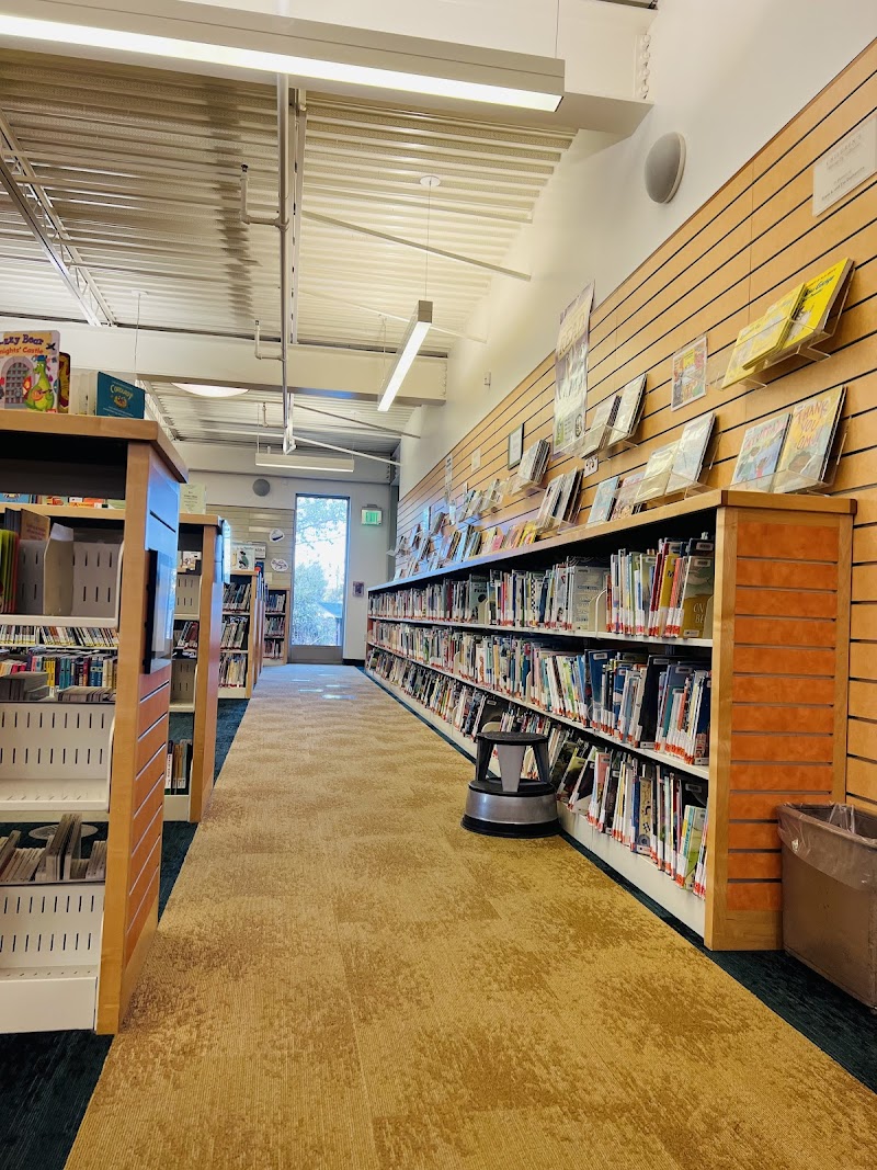 Castro Valley Library photo 2
