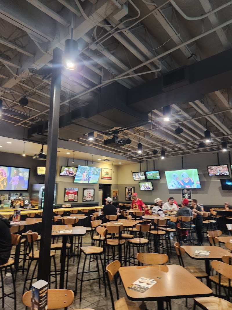 Buffalo Wild Wings photo 4