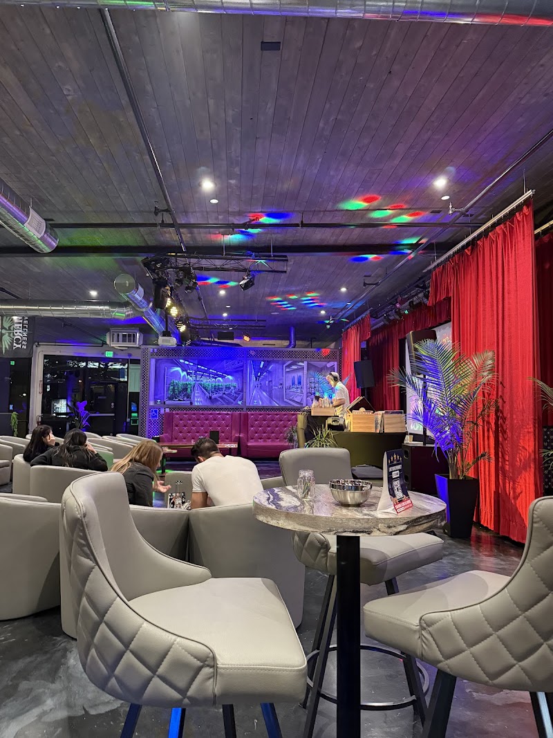 The Lounge at Mercy photo 4