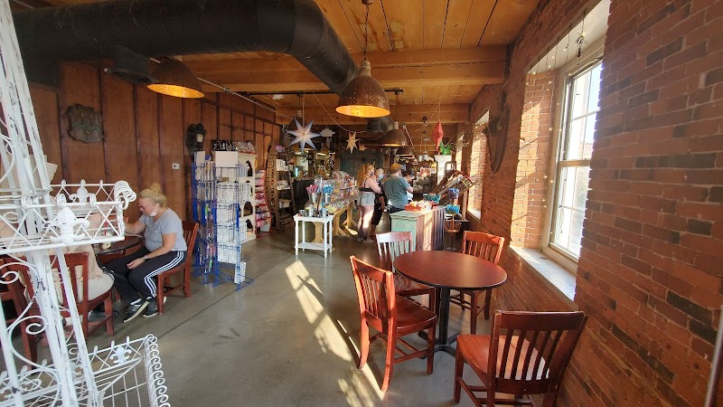 Lickee's & Chewy's Candies & Creamery photo 4