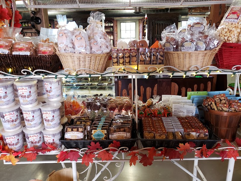 Lickee's & Chewy's Candies & Creamery photo 5