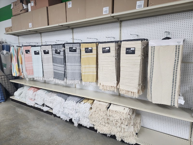 Discovery Outlet photo 5