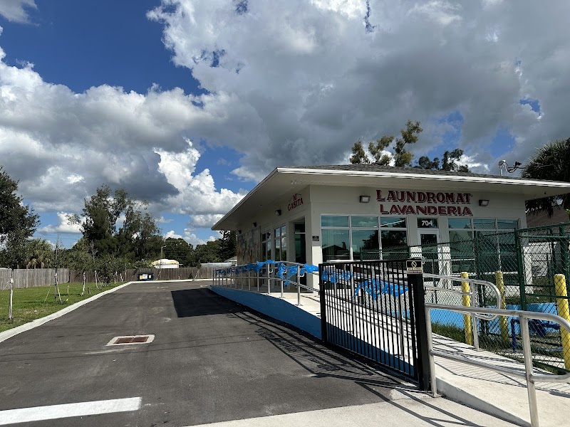 Mi casita Laundromat Lavanderia photo 3