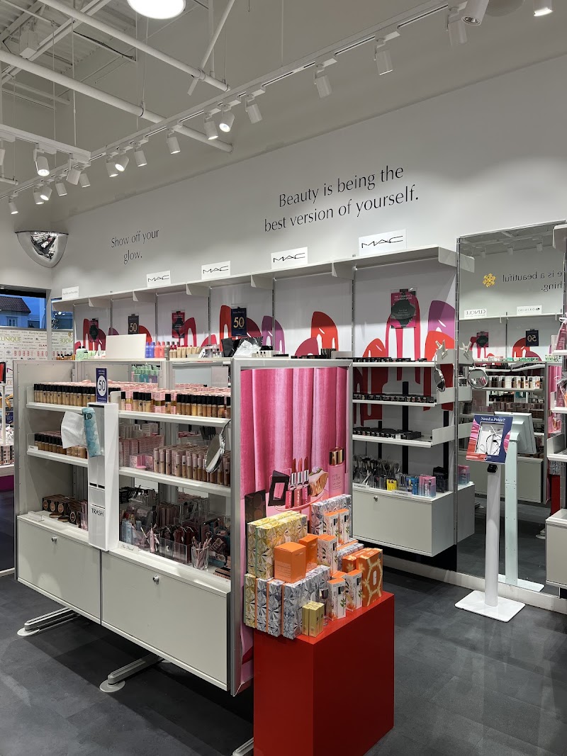 The Cosmetics Company Store photo 3