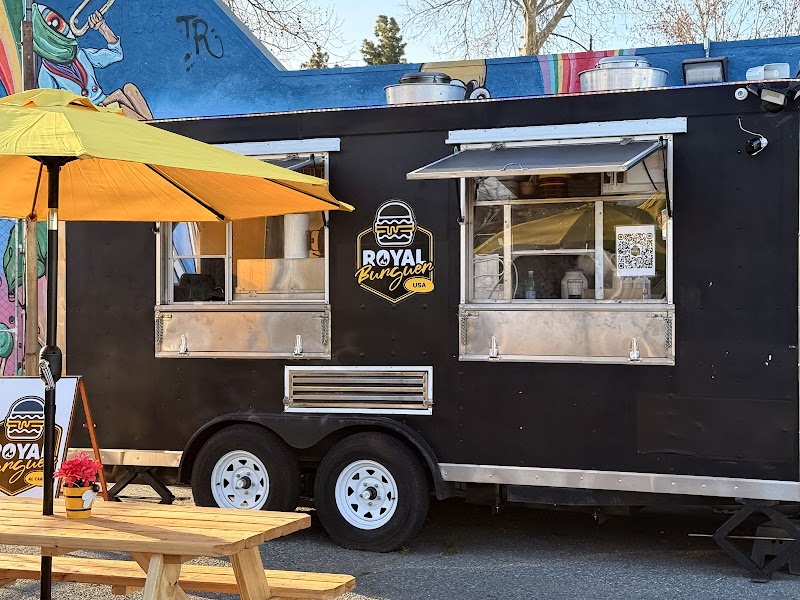 La Plaza Best Food Trucks photo 3