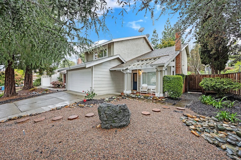 Soraya Golesorkhi, Realtor photo 4