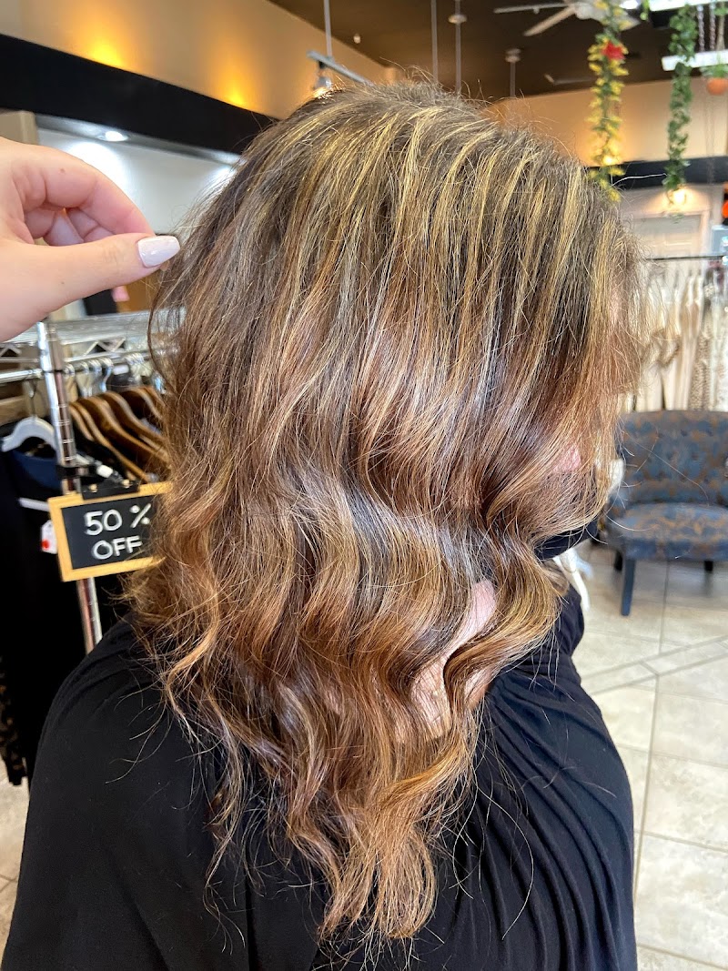Cheyenne Pellegrini - Balayage and Blonding photo 3