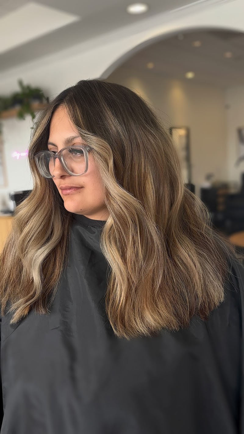 Cheyenne Pellegrini - Balayage and Blonding photo 5