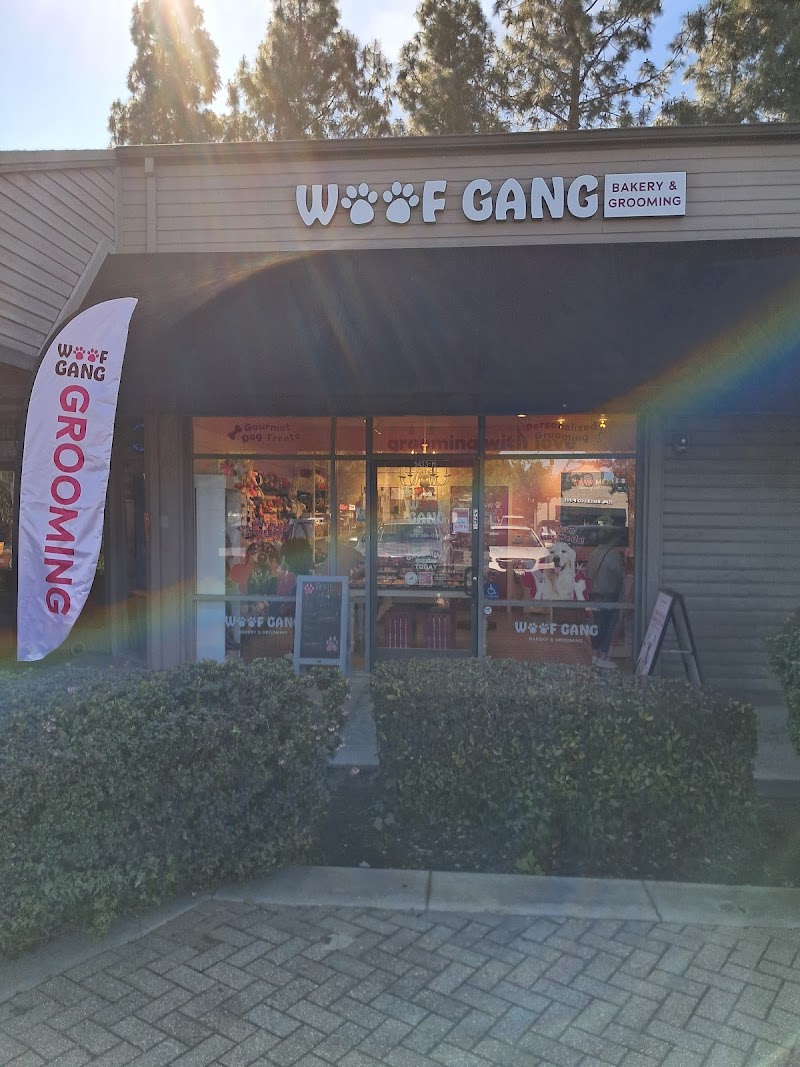 Woof Gang Bakery & Grooming Clayton photo 3
