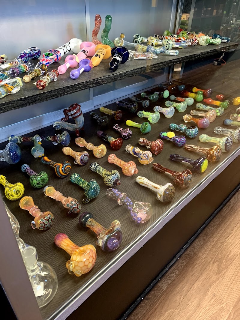 The Yellow Lemon Smoke Shop and Gift photo 3