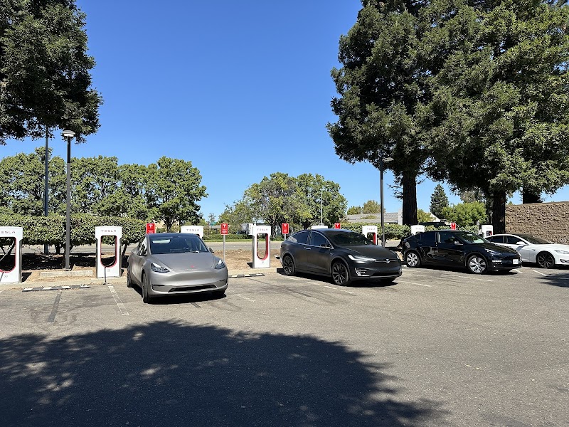 Tesla Supercharger photo 2