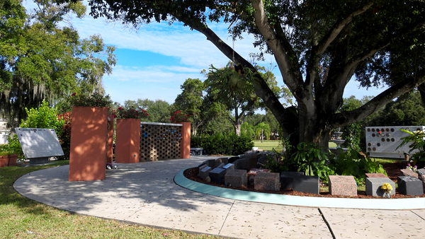 Robert Toale & Sons Funeral Home at Manasota Memorial Park photo 2