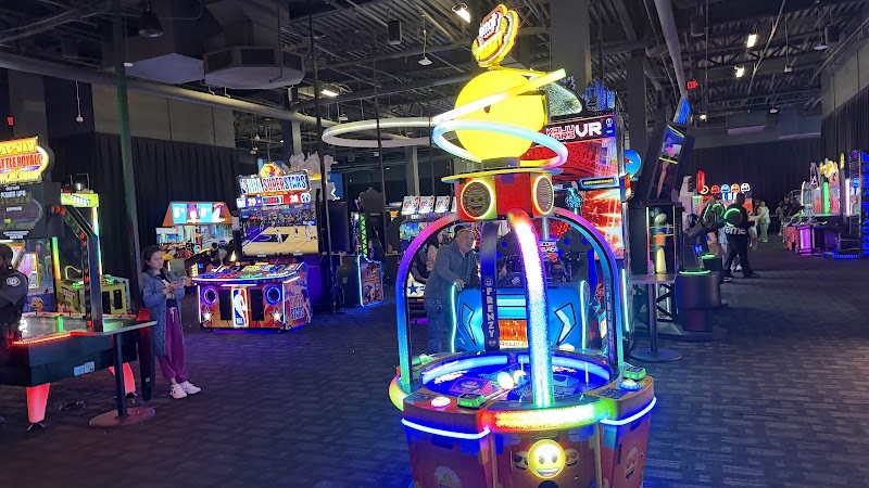 Dave & Buster's Daly City photo 4