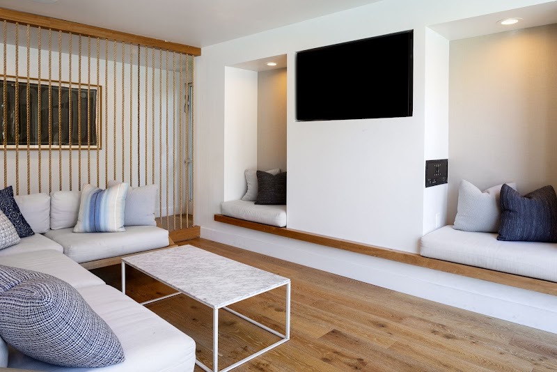 Miramar Apartments photo 2