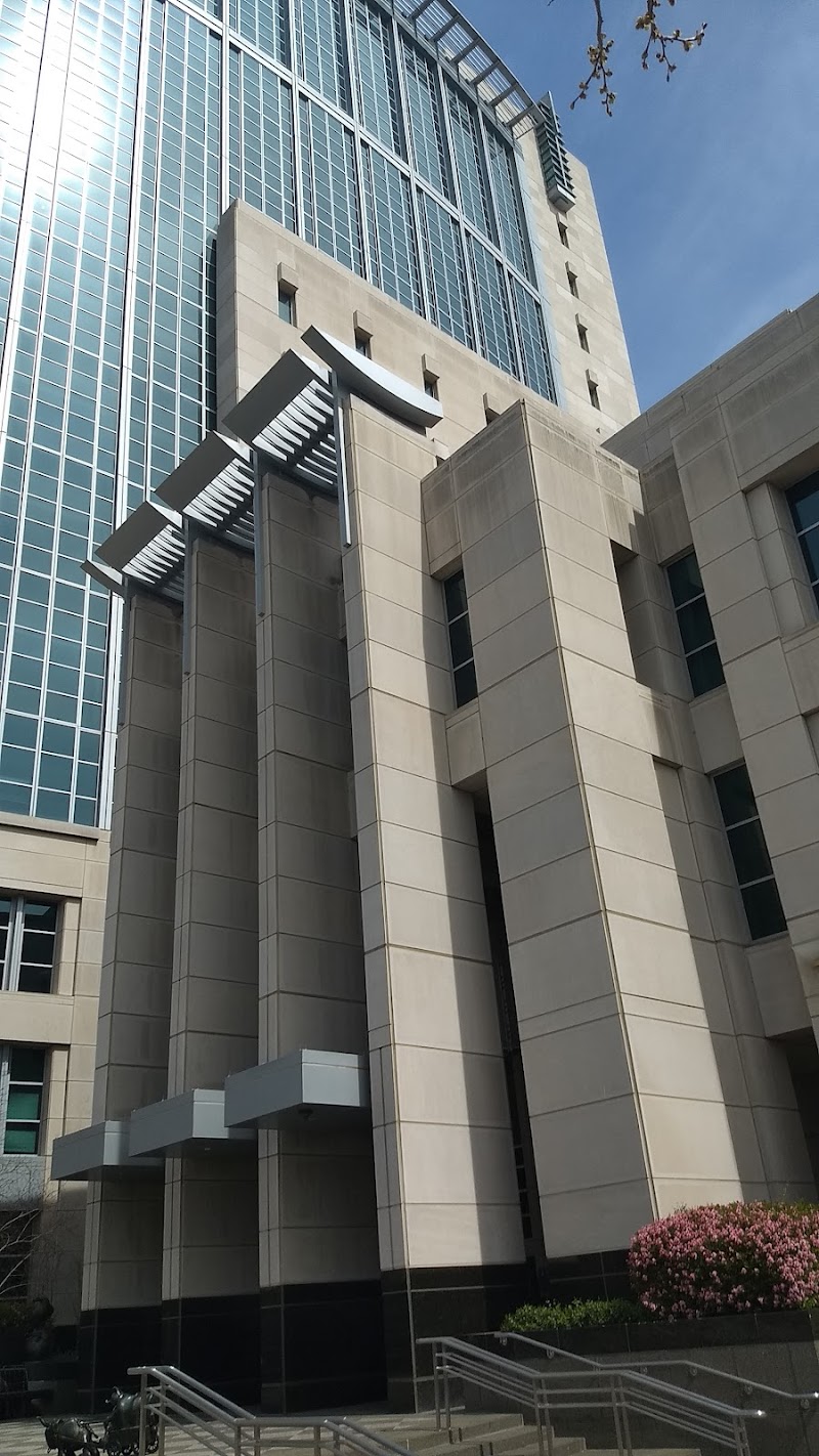 Robert T. Matsui United States Courthouse photo 4