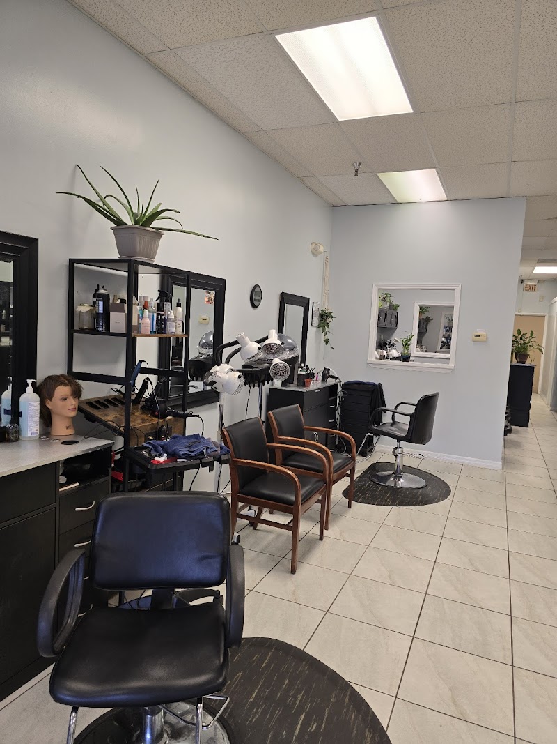 Maggie's Hair Salon photo 3