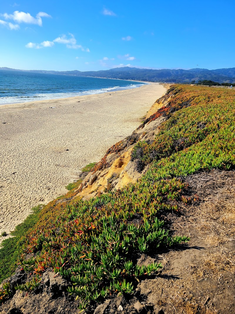 Half Moon Bay Coastal Trail Parking Lot photo 3