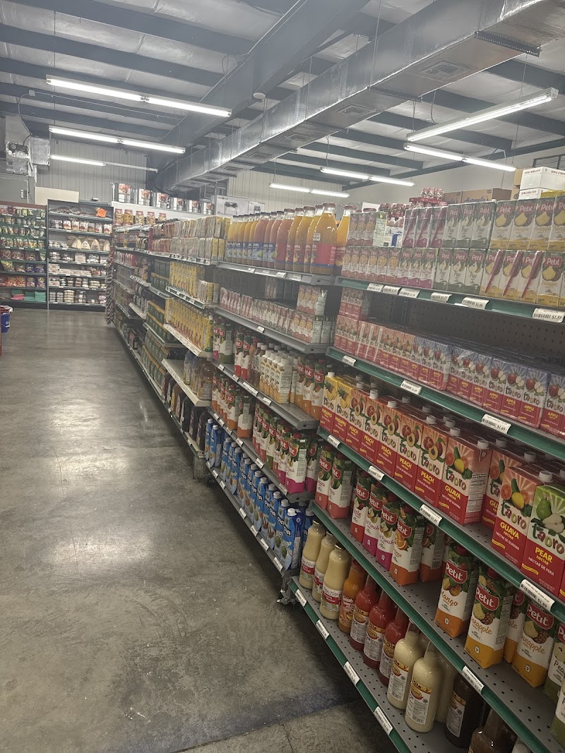 El Malecon Supermarket photo 3
