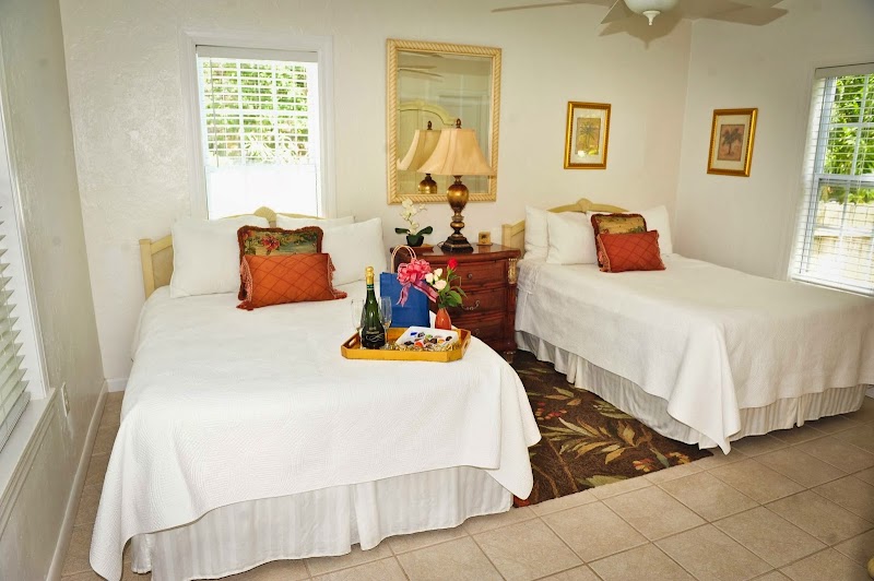 Island Paradise Cottages of Madeira Beach photo 2